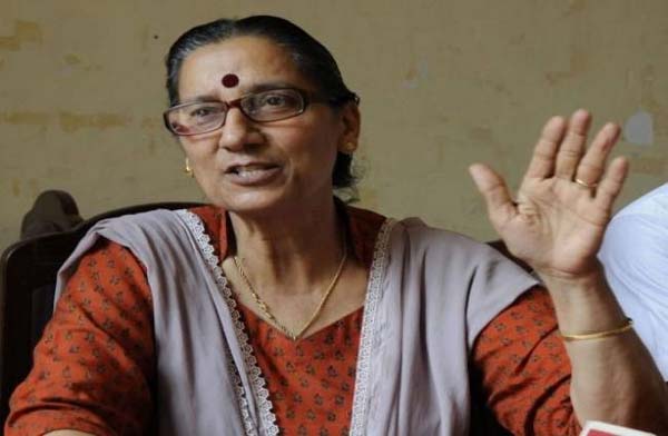 मोमबत्ती सुलगाने वाले पीएम के पास चिकित्सकों पर हमले की निंदा करने के लिए शब्द नहीं – अमरजीत कौर