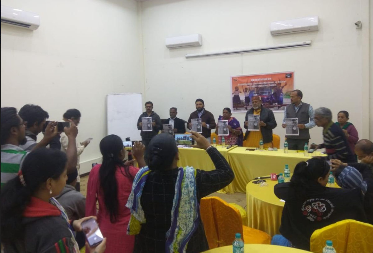 “अच्छे दिनों” में देश की 15-18 वर्ष की लगभग 40% लड़कियां किसी भी शैक्षणिक संस्थान में नहीं जा रहीं