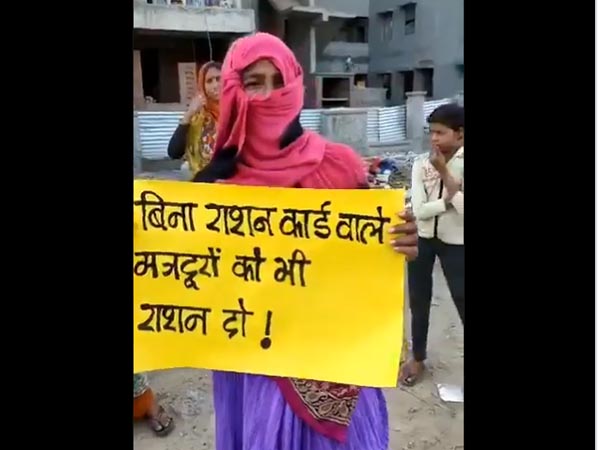 लॉकडाउन में भूख के विरुद्ध भात के लिए : थाली बजा और उपवास रख कर मोदी सरकार से सभी को सम्मान के साथ भोजन देने की मांग उठाई गई