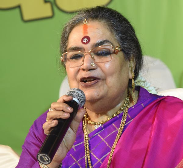 घरबंदी में किताबें कर रहीं मदद