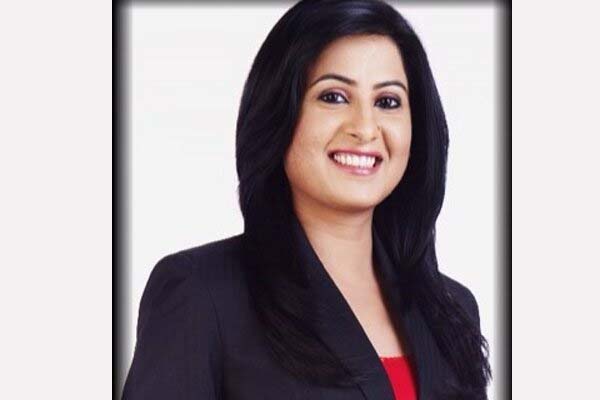 घर से बुलेटिन कर रही हैं सुमैरा खान