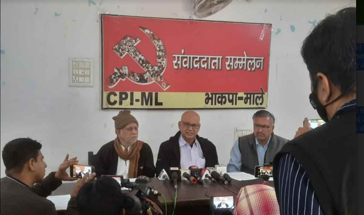 प्रधानमंत्री आवास योजना में चल रही है लूट की आंधी