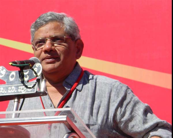 नोटबंदी : जेबकतरे की तरह बर्ताव कर रहे हैं मोदी - सीताराम येचुरी