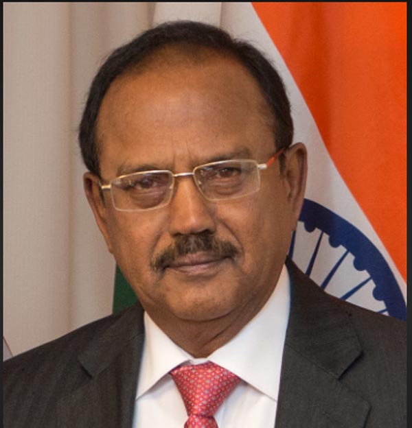 डोभाल अभी तक कश्मीर में सक्रिय आतंकियों के नाम नहीं जानते लेकिन पीओके के आतंकी शिविरों में कौन रहता है यह बात जानते हैं