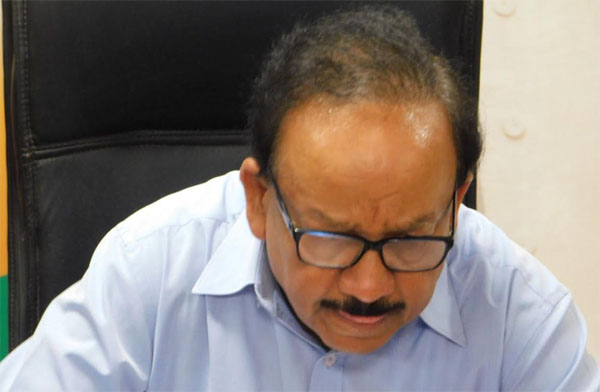 हास्यास्पद है विश्व स्वास्थ्य संगठन में अक्षम स्वास्थ्य मंत्री डॉ हर्षवर्धन का जाना