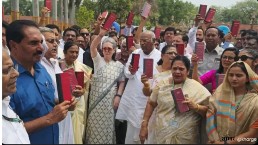 आपातकाल पर मोदी को मल्लिकार्जुन खड़गे ने दिया करारा जवाब