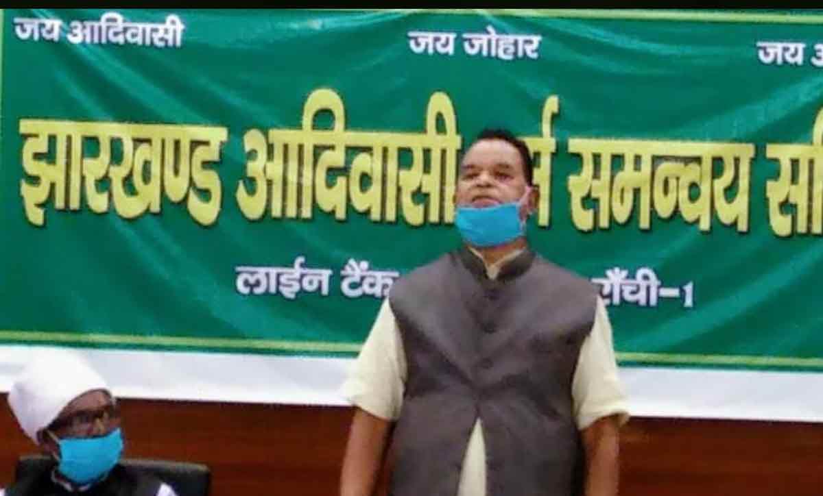 एक षड़यंत्र के तहत आदिवासियों को हिन्दू बनाया कहा जा रहा है - देवेंद्र नाथ चंपिया