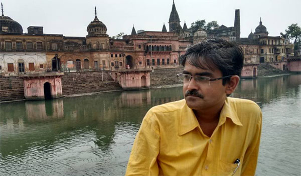 इस तरह चुपचाप निकल गया शशिभूषण द्विवेदी