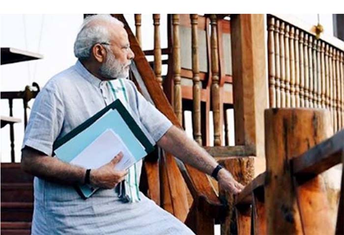 मोदी जैसों का सच सात पर्दों के पीछे से भी बोलने लगता है — सुनिये तवलीन सिंह के मोहभंग की कहानी