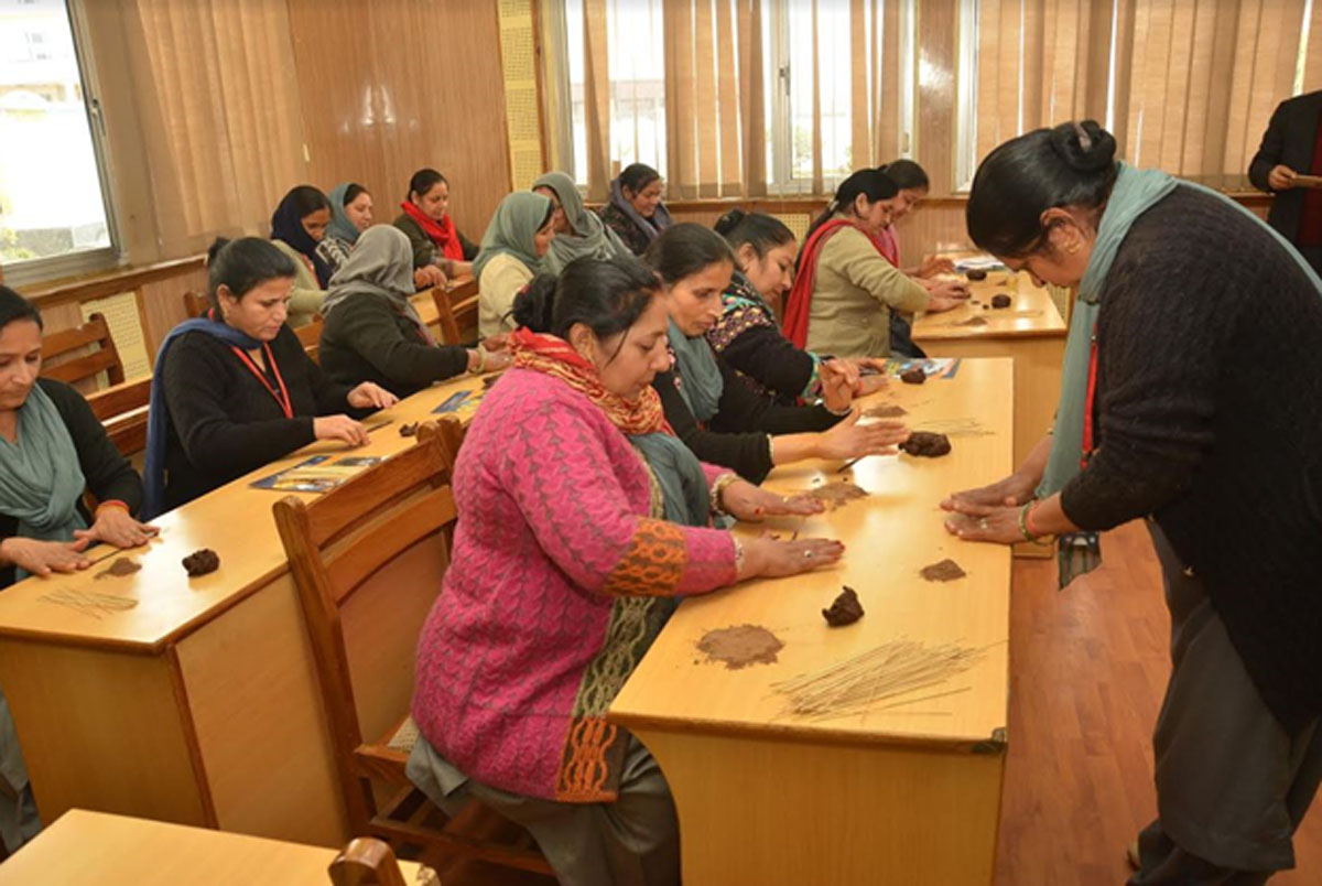 माता वैष्णो देवी श्राइन बोर्ड फूलों के कचरे से बनाएगा अगरबत्ती