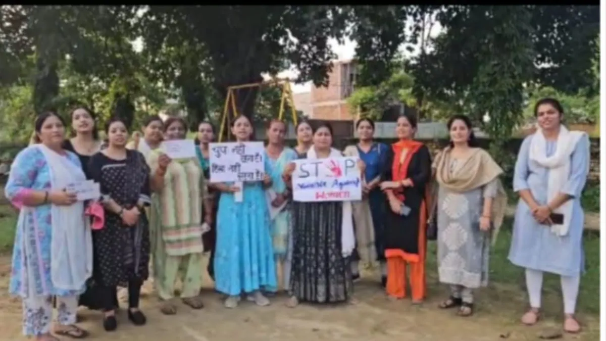 महिलाओं ने बढ़ते अत्याचार के खिलाफ जागरूकता रैली निकाली, कड़े कानून और सेल्फ डिफेंस की जरूरत पर जोर