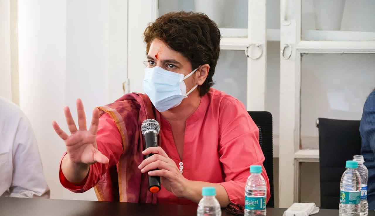 सोनिया गांधी के बाद, प्रियंका गांधी भी आईं कोरोना की चपेट में