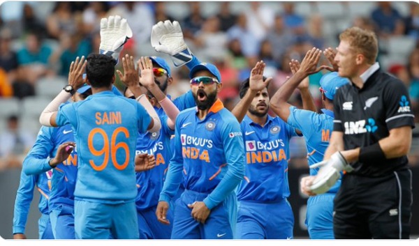 LIVE IND vs NZ : शार्दुल ठाकुर ने मार्टिन गप्टिल को किया रनआउट, न्‍यूजीलैंड को तगड़ा झटका