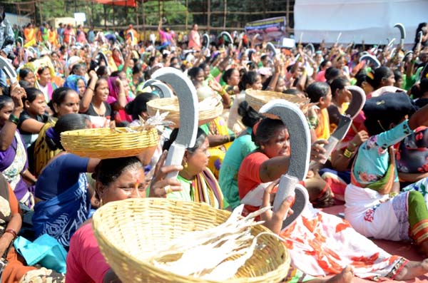 असली लड़ाई पुरूषों की मानसिकता बदलने की है