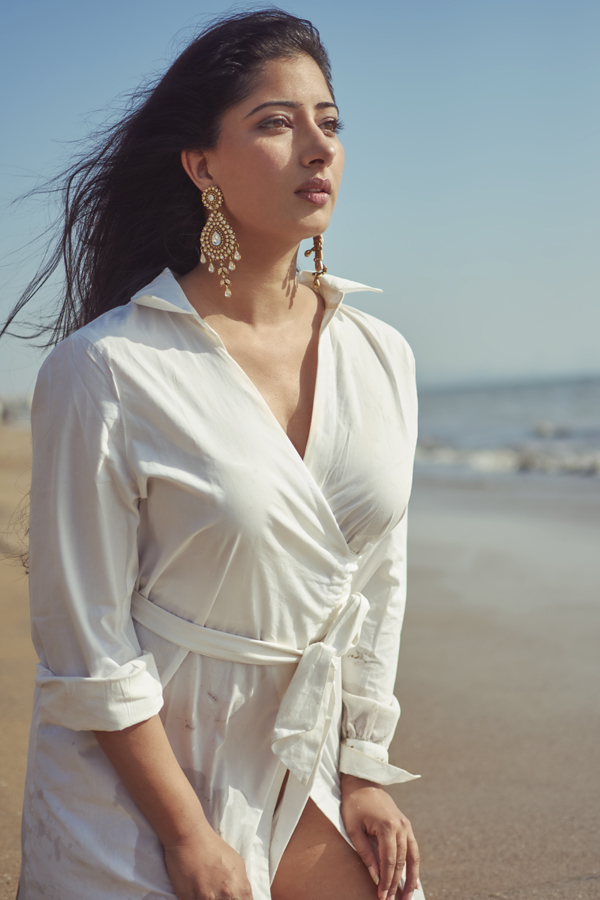 प्राकृतिक और सरल सुन्दरता में यकीन रखती हैं निहारिका रायज़ादा