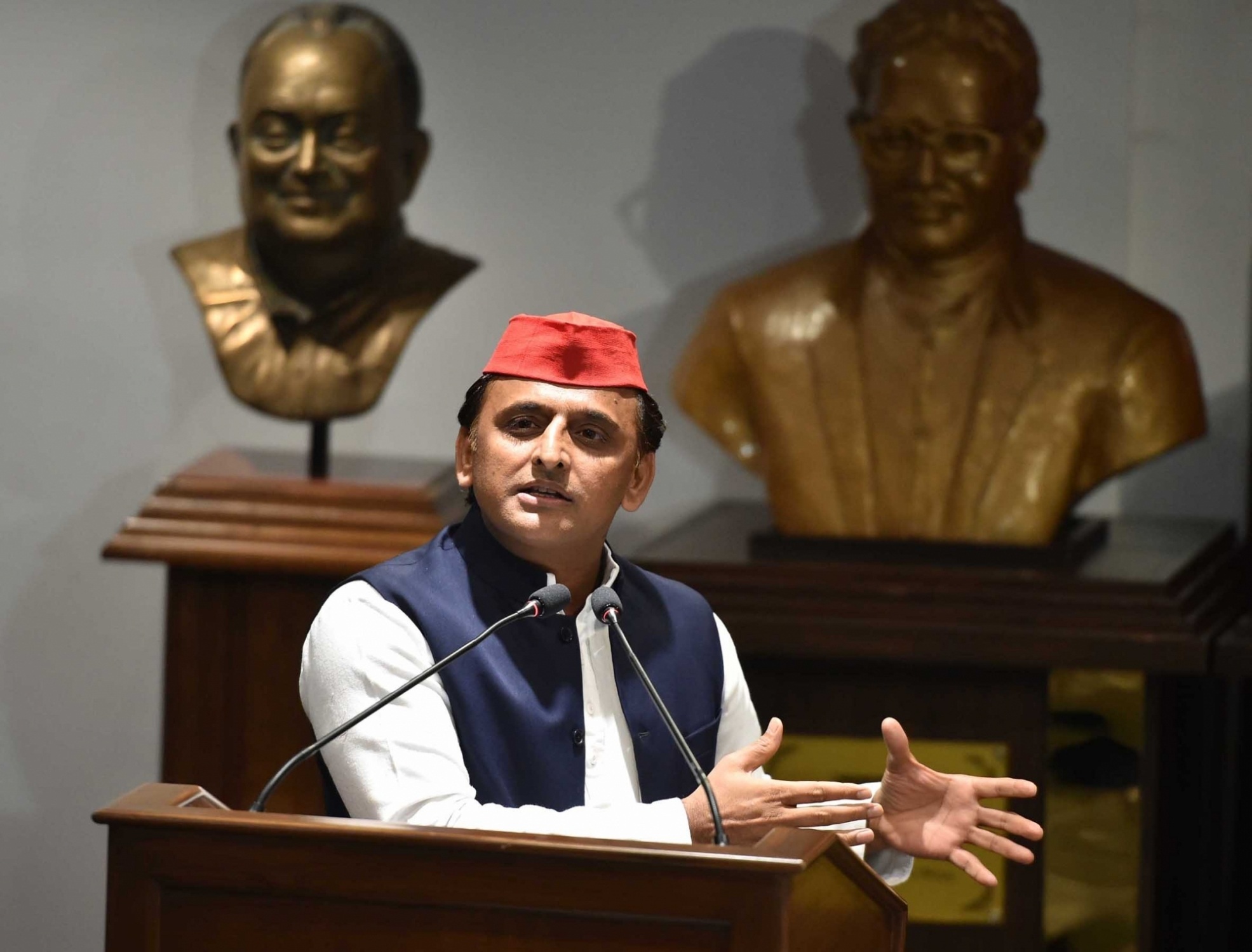 कांवड़िए की मौत पर अखिलेश ने भाजपा सरकार को घेरा