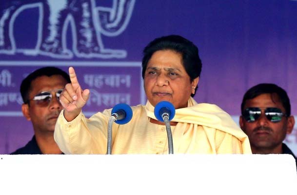 सर्वोच्च न्यायालय से मायावती को झटका, नहीं हटेगा प्रतिबंध