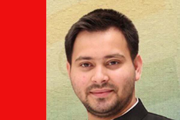 बिहार : पुलिस ने कहा सोशल मीडिया पर नेताओं पर टिप्पणी की तो होगी कार्रवाई, तेजस्वी ने दी चुनौती, करो गिरफ्तार