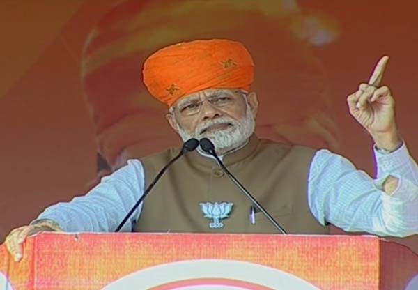 मोदी की स्तरहीन भाषा : कुरुक्षेत्र से लोकतंत्र के खिलाफ मोदी की जंग का ऐलान