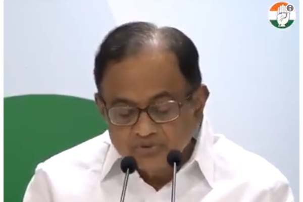 कन्हैया पर राजद्रोह का मुकदमा चलाने को मंजूरी देने पर चिदंबरम ने दिल्ली सरकार को लताड़ा