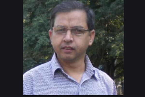 दलित कविता के तीन तत्व हैं- अनुभव, आक्रोश और अधिकार बोध- बजरंग बिहारी तिवारी