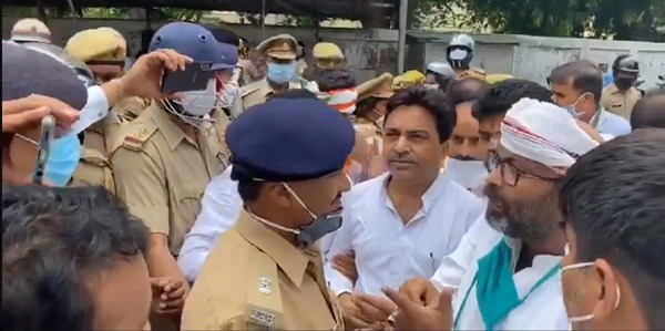 लोकतंत्र की हत्या पर आमादा है योगी, यह डरी हुयी सरकार है लेकिन हम राहुल- प्रियंका के सिपाही डरने वाले नहीं : अजय कुमार लल्लू