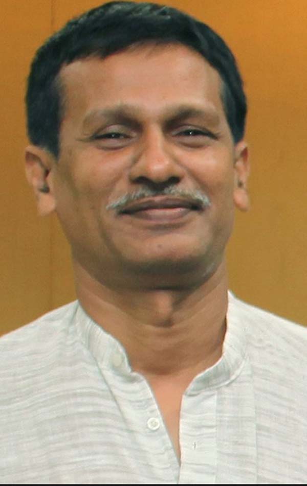 वोटों के लिए युद्धोन्माद ना फैलाएं मोदी