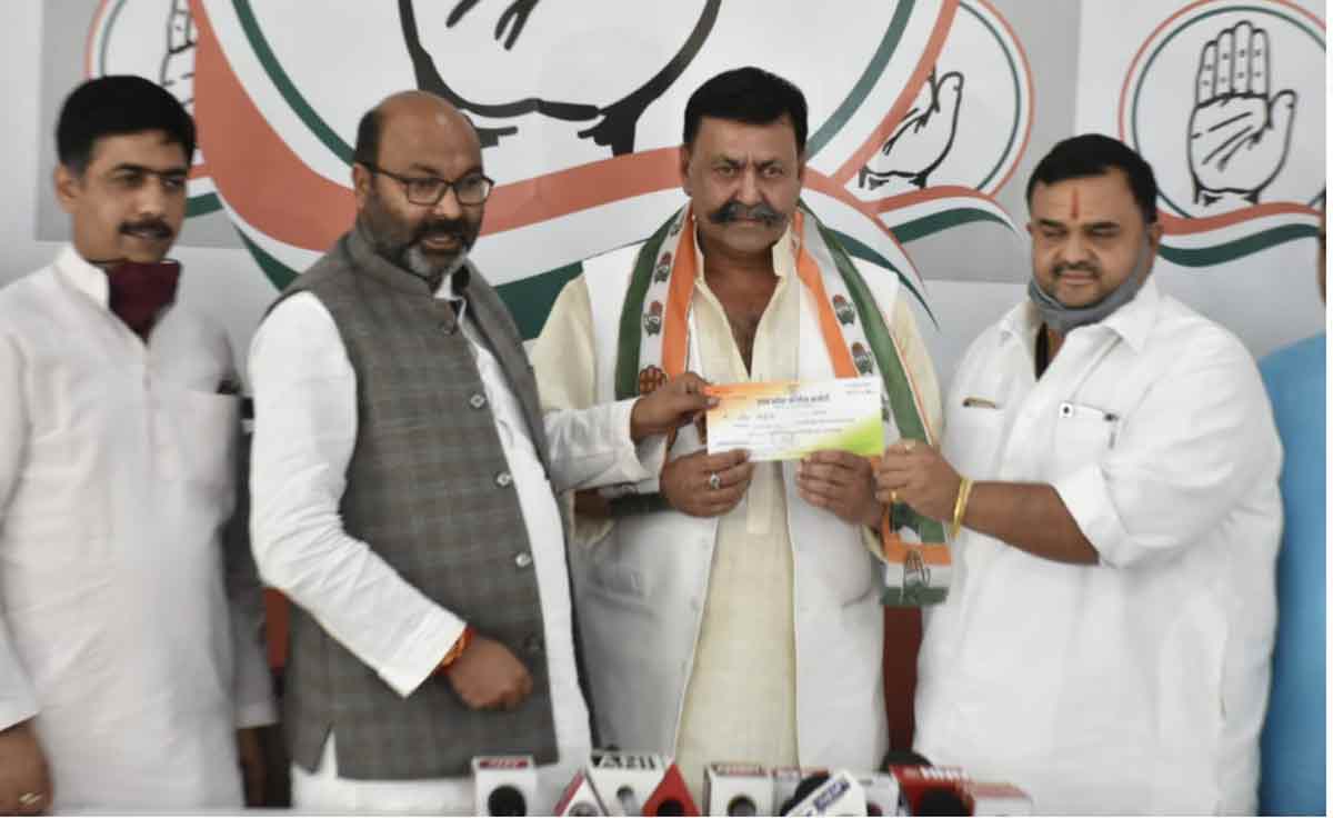 कांग्रेस ने सपा का विकट चटकाया, प्रमुख मुस्लिम नेता फ़ाकिर सिद्दीकी कांग्रेस में शामिल