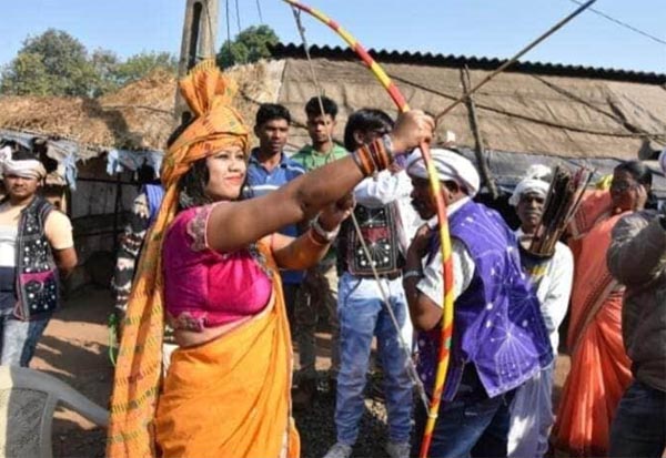 पत्थलगड़ी आंदोलन की प्रमुख नेत्री बबीता कच्छप को गुजरात एटीएस ने नक्सली बताकर किया गिरफ्तार