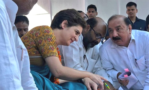 निडरता, स्ट्रेटेजी और संघर्ष का त्रिकोण क्या यूपी में कांग्रेस को खड़ा कर पायेगा ?